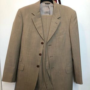 Paul Smith London Khaki suit. 38R. 100% wool